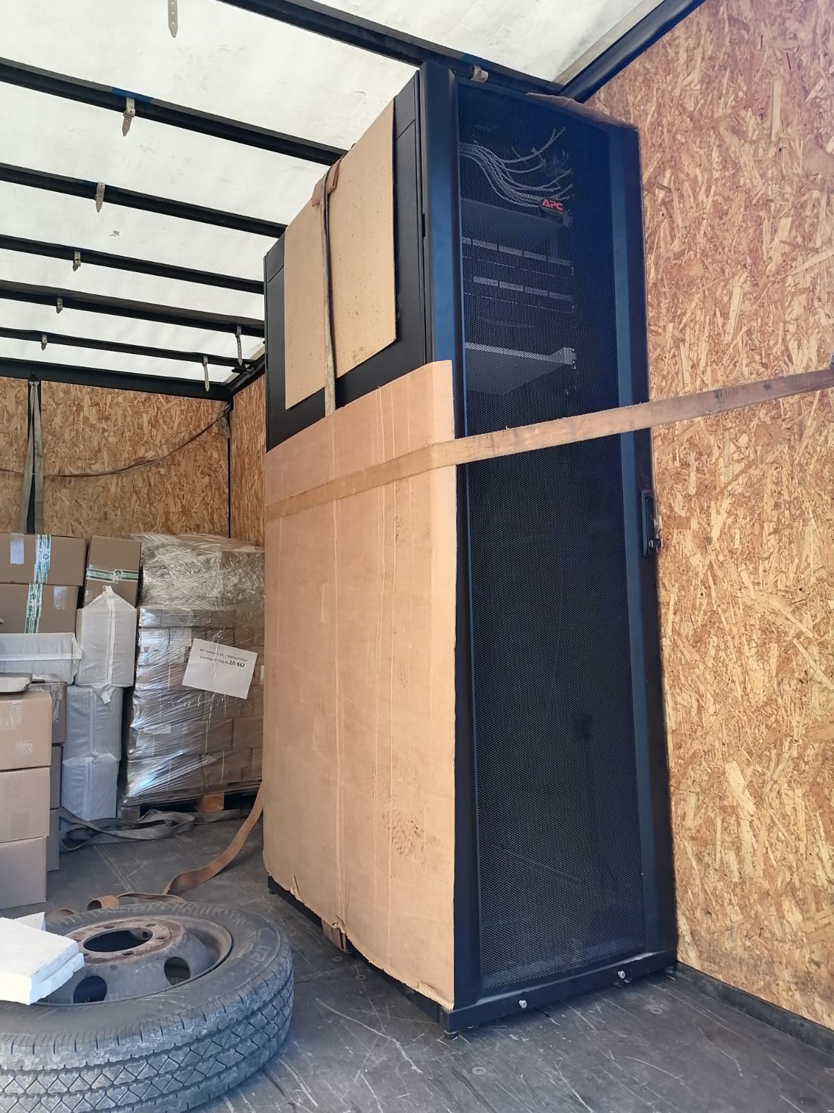 Серверный шкаф в Москву